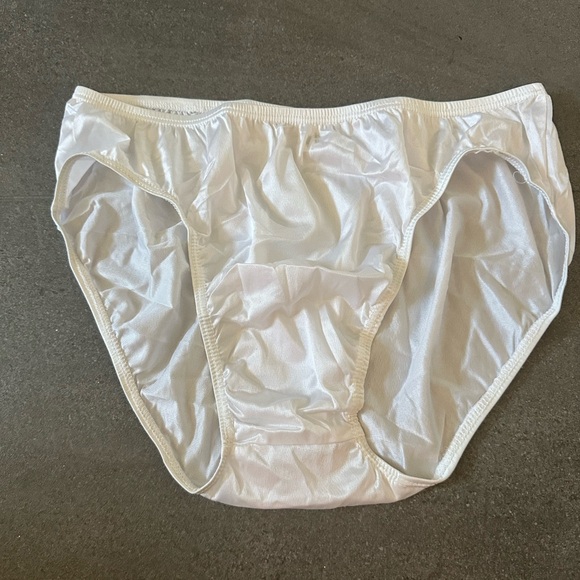 Full Seat Tricot Brief - White thin waist band —136 thin XXX - Picture 7 of 7